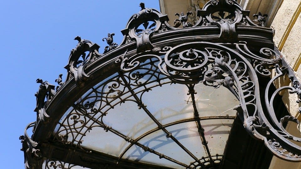 Pensiline per porte d'ingresso Milano