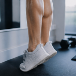 comment affiner ses chevilles femme sport miroir