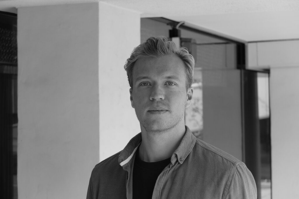 Sonivo Gründer Sebastian Cornelius ist Raumausstatter und Experte für Raumakustik