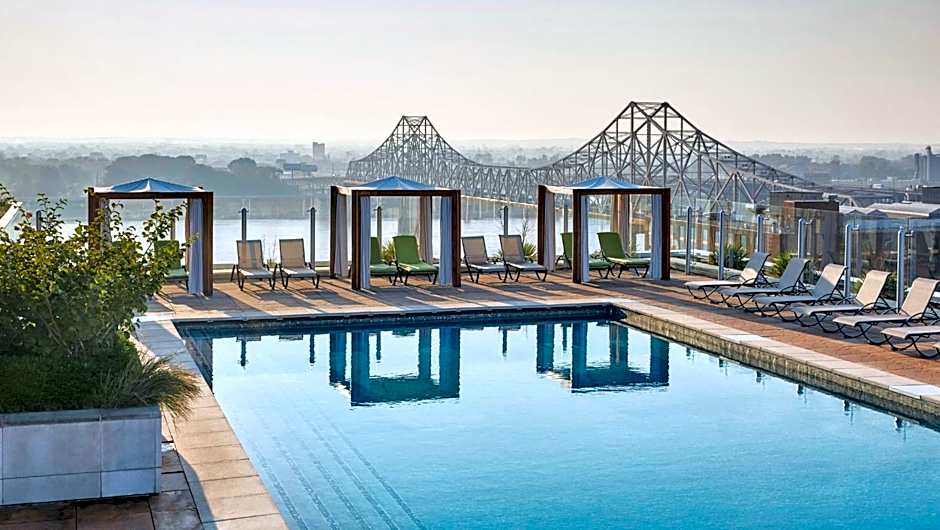 Four Seasons Hotel St Louis near World Wide Technology Raceway