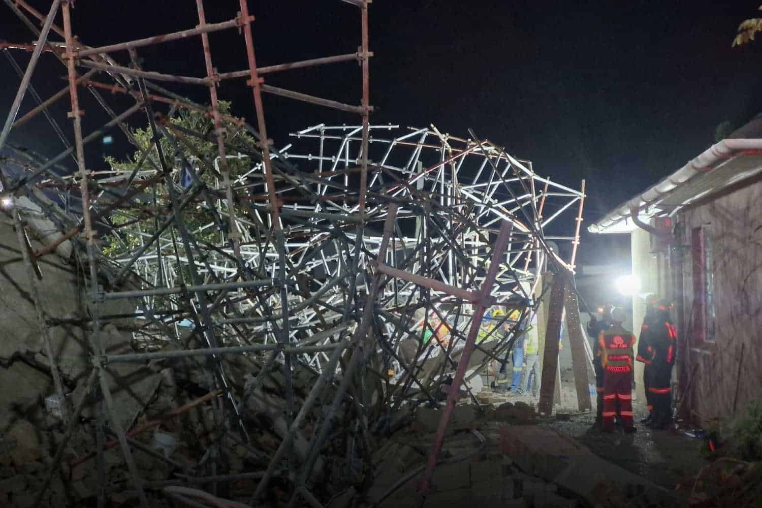 George building collapse death toll road closures donate