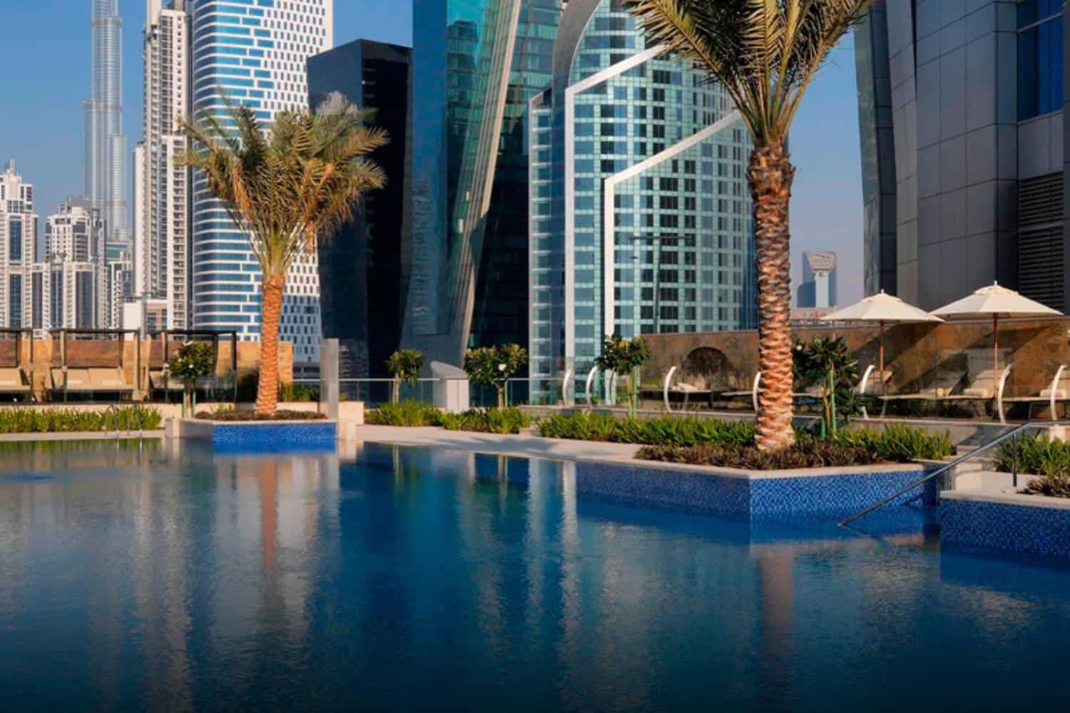 emirates dxb layovers worlds tallest five-star hotel dubai