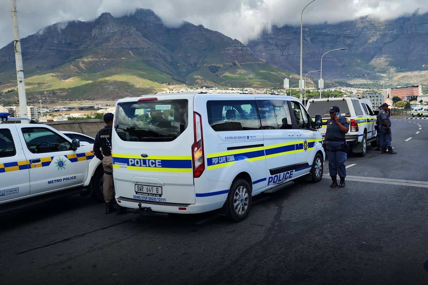 Cape Town saps at the station deck