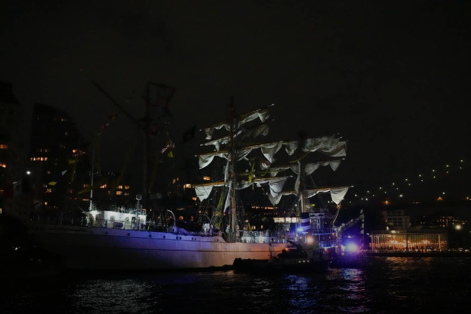 cuauhtémoc ship Brooklyn bridge