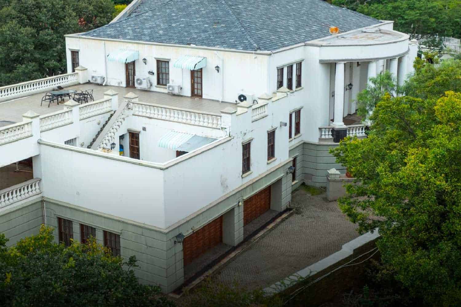 gupta saxonworld mansions auction