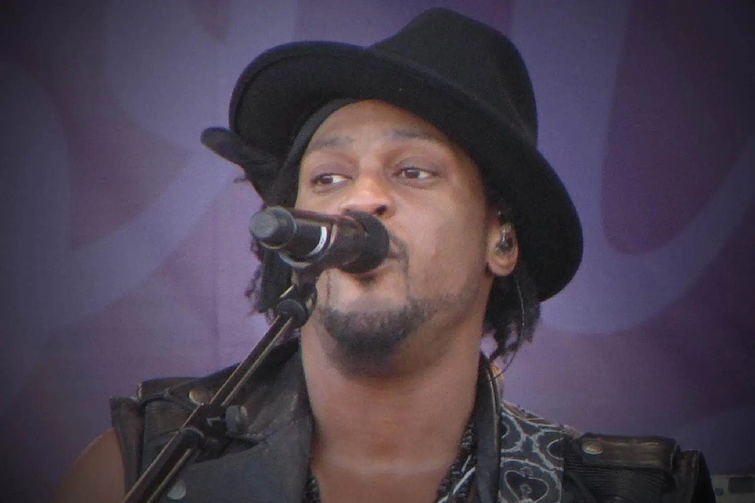 d'angelo dies cause of death biography career achievements