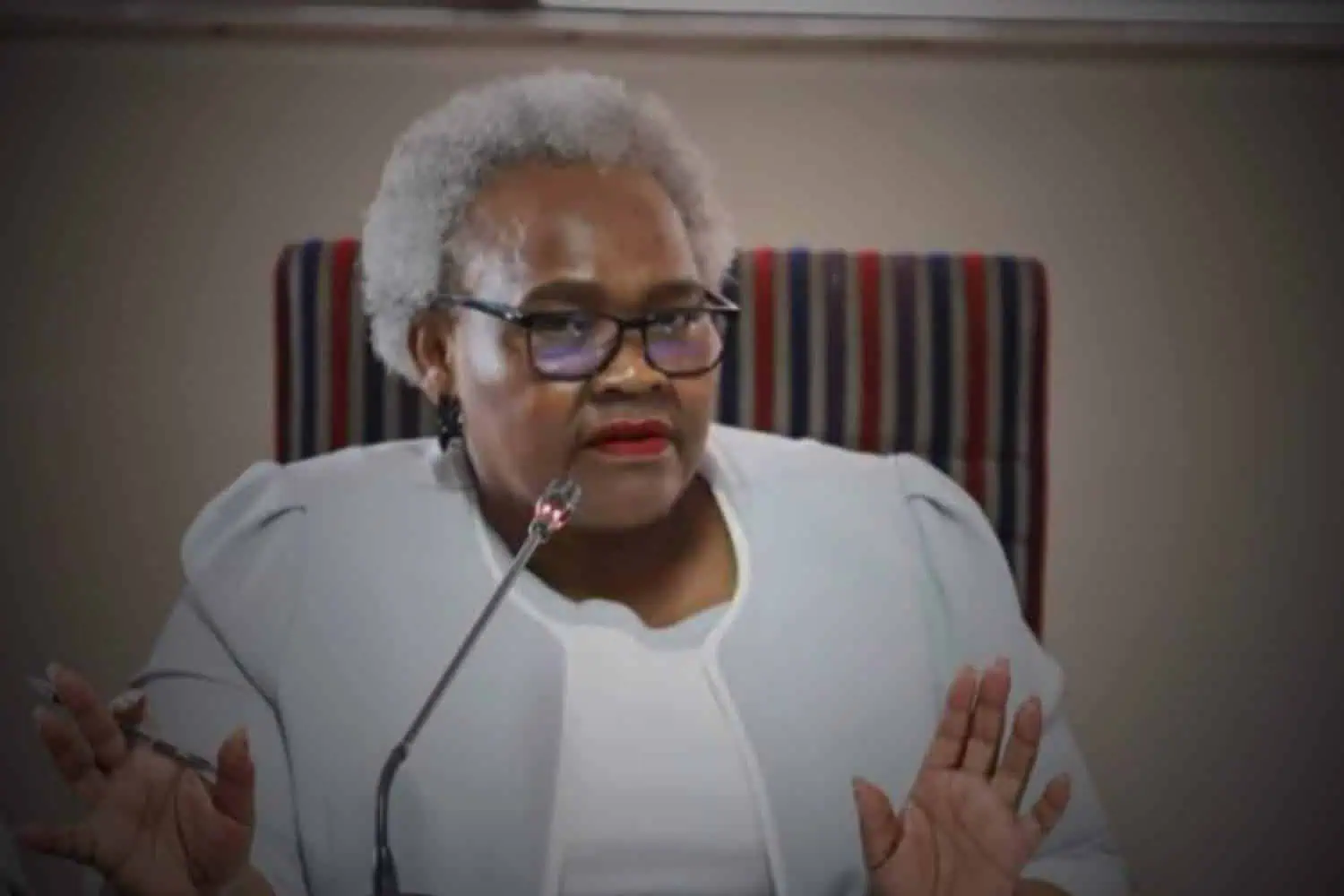 minister sisisi tolashe