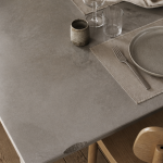 Table céramique inconvénient éclat sur le bord