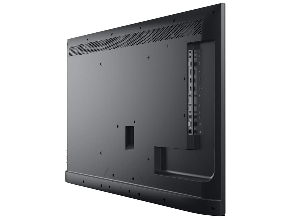 Οπίσθια όψη σύγχρονου ηλεκτρονικού υπολογιστή με θύρες και διασυνδέσεις.