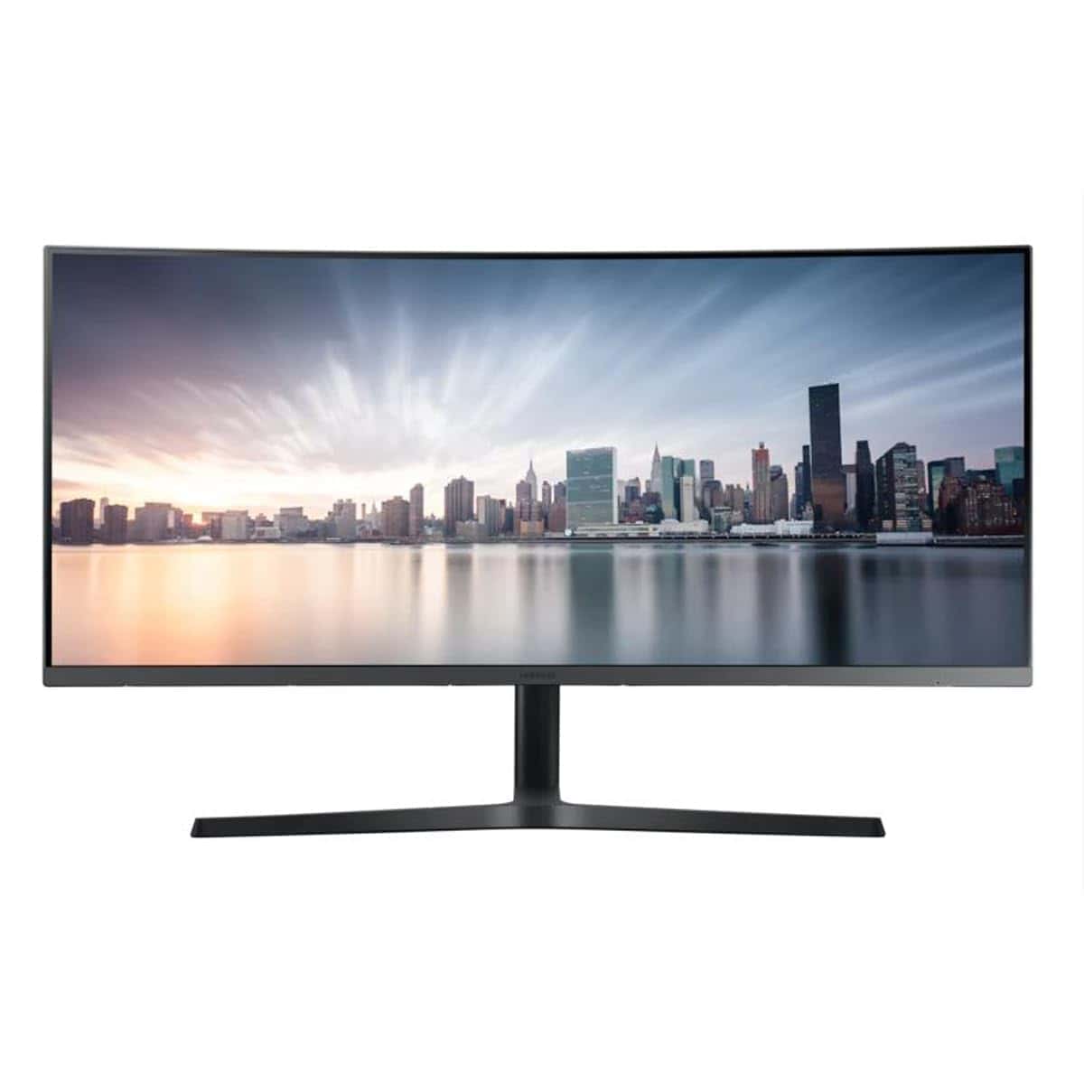 Οθόνη υπολογιστή ultra-wide με skyline πόλης και ουρανό, υψηλή ανάλυση.