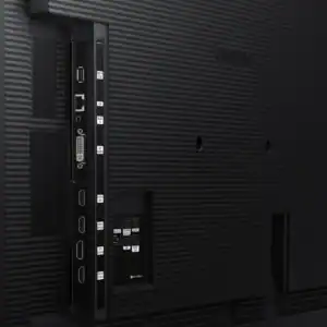 Επετρεπτικός πίσω μέρος τηλεόρασης με θύρες HDMI, USB και θύρα VGA.