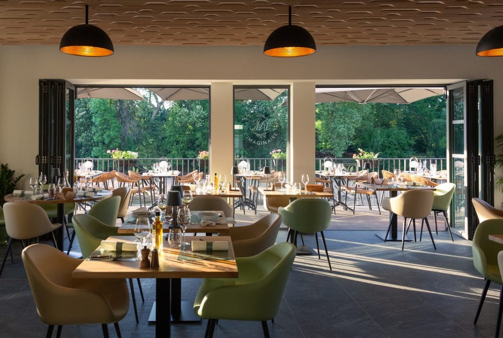 Nos maisons kid-friendly : des hôtels et restaurants pensés pour toute la famille le restaurant l'yeuse