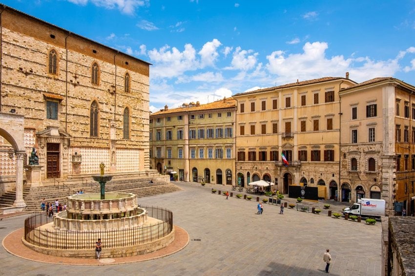 Escapade en Italie : de Florence à Rome, en passant par Pérouse fontana maggiore a perouse © bernard bialorucki istock 850x567 1