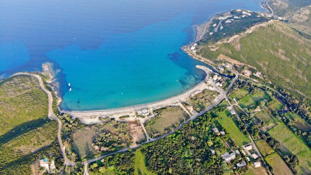 Visiter le cap Corse le temps d’un week-end lsantek getty images pietracorbara