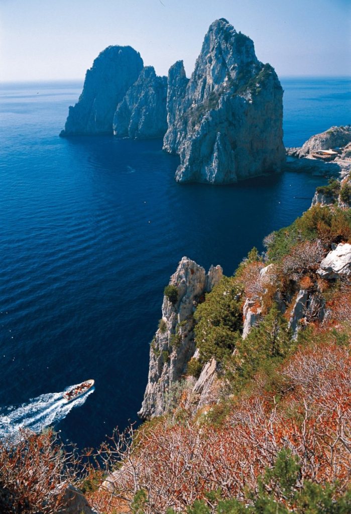 les 8 indispensables à visiter sur l’île de capri : jardin d'auguste