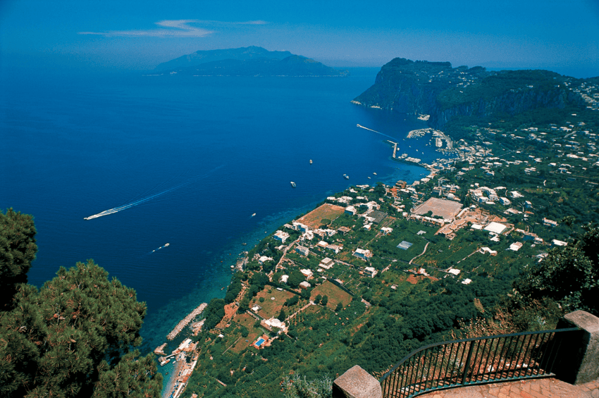 les 8 indispensables à visiter sur l’île de capri : la ville de capri