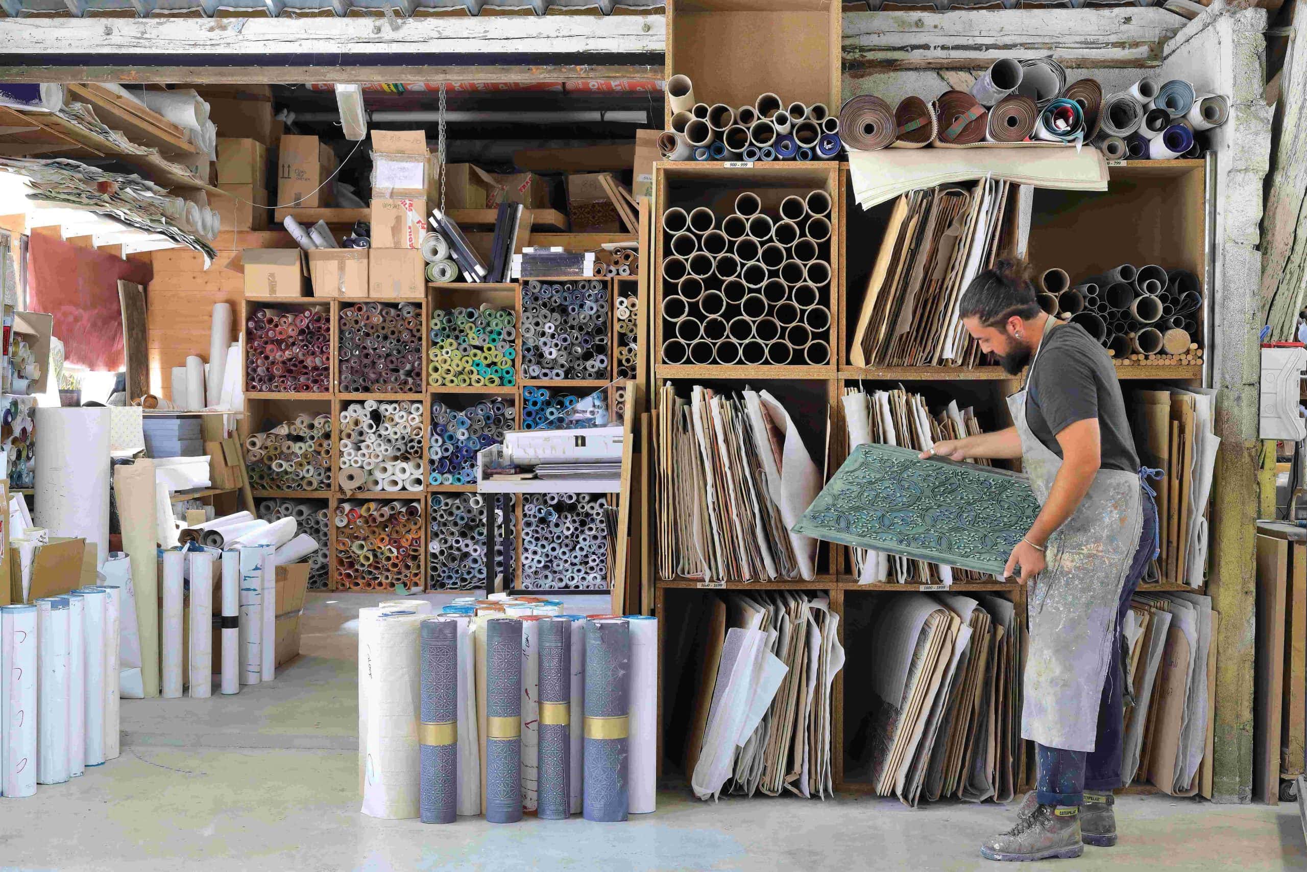 un artisan, une rencontre : atelier d’offard, ennoblisseur de papier 