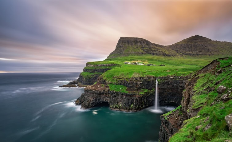Voyages de noces : des destinations insolites en Europe iles feroe