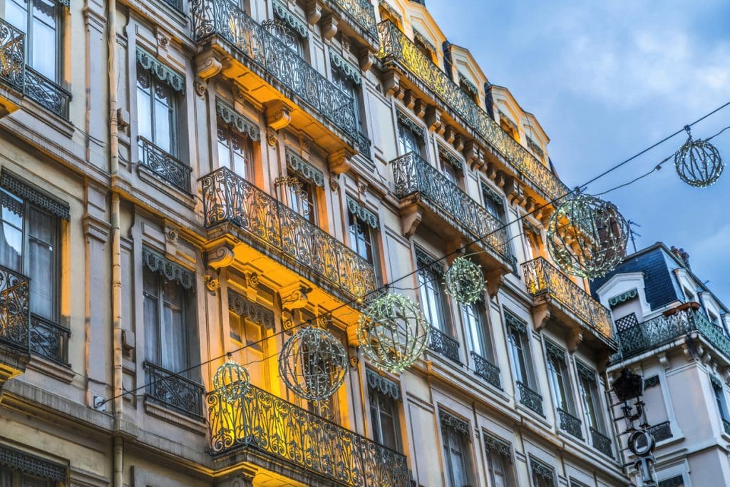 Où aller pour un séjour à Noël : destinations magiques pour célébrer les fêtes istock 1499489662