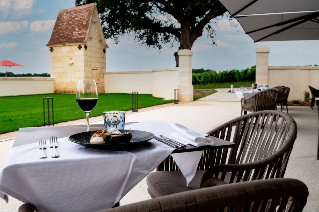 Between vineyards and hospitality chateau fage teritoria billant sebastien 3