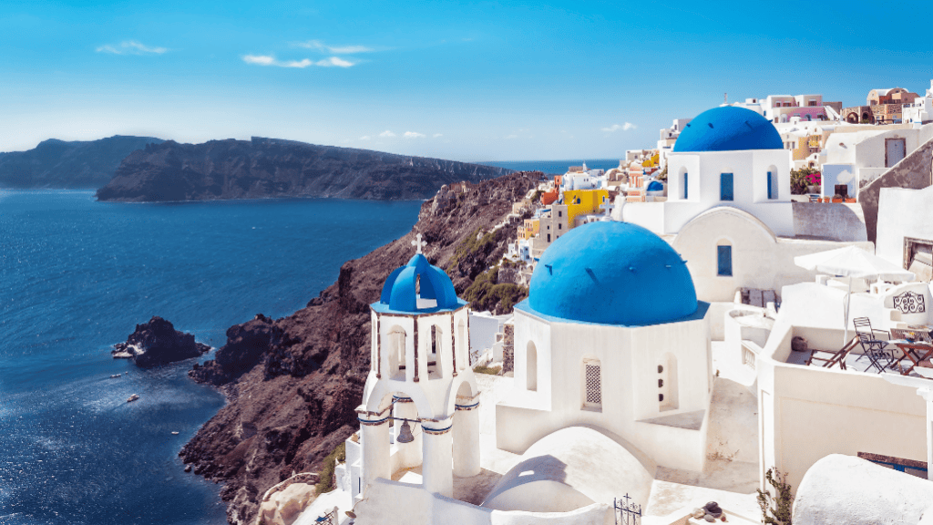 églises à dôme bleu de santorin, grèce