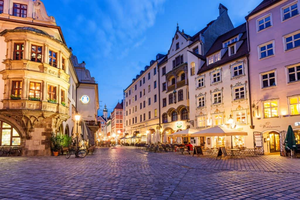 Idées de week-ends en amoureux en Europe istock 1078709514