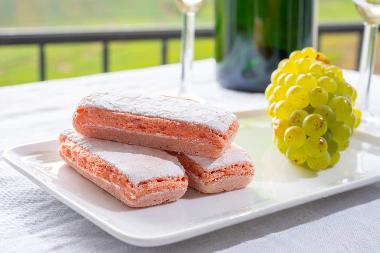 Specialità gastronomiche francesi per regione istock 1317158758