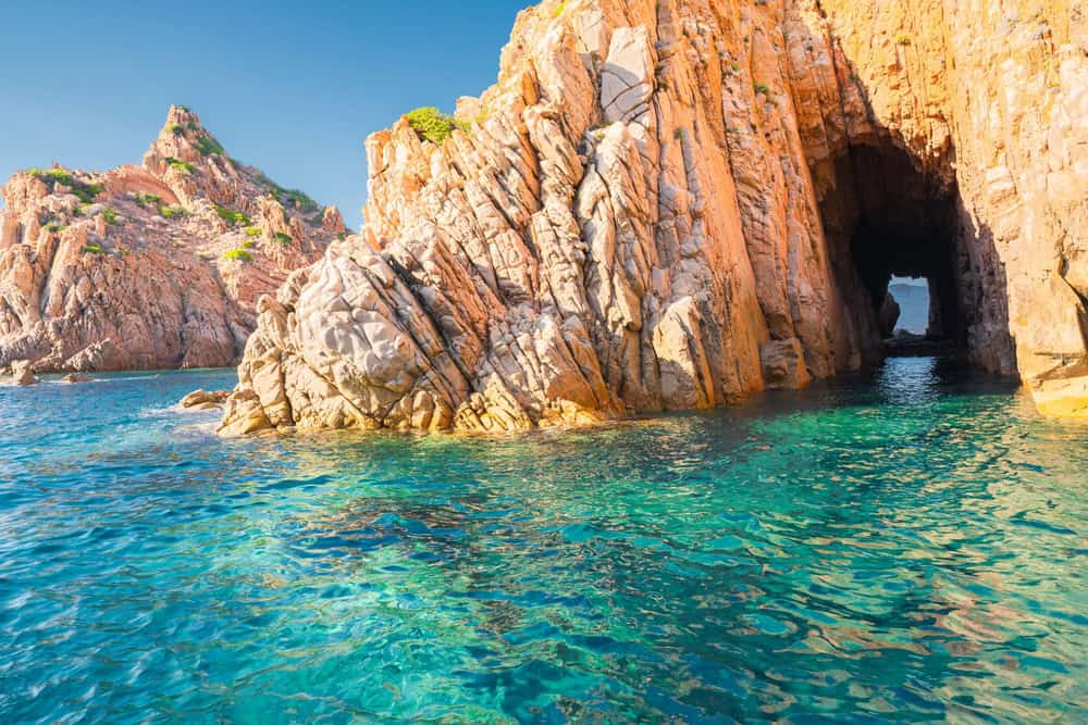 shutterstock 2187087001 c iacomino frimages reserve naturelle de scandola ile de corse. paysage maritime sud de la france