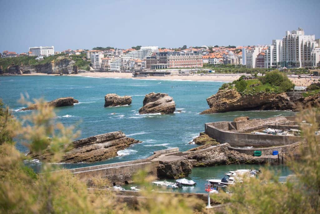 Biarritz : entre océan, légendes et élégance basque biarritz port de pêcheurs
