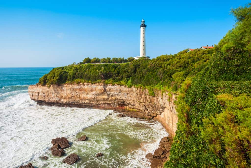 Biarritz : entre océan, légendes et élégance basque istock 1145421442