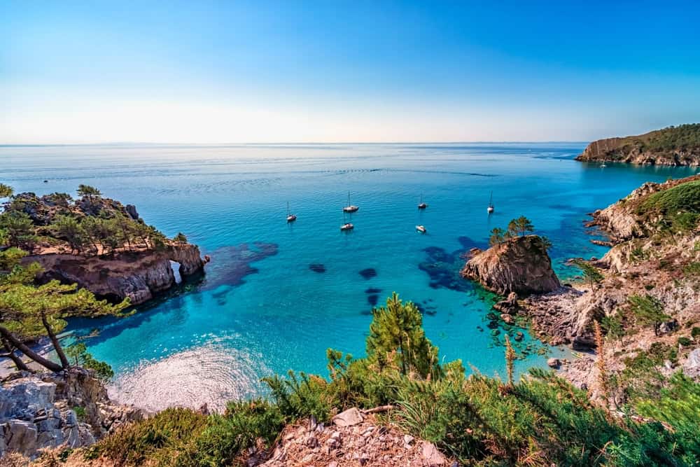crzon ©shutterstock 2345723623 stockbym