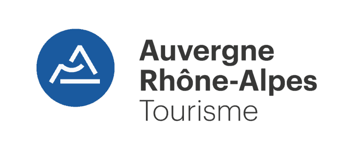 5f60ca2fbb712 logo auvergne rhone alpes tourisme blanc cmjn