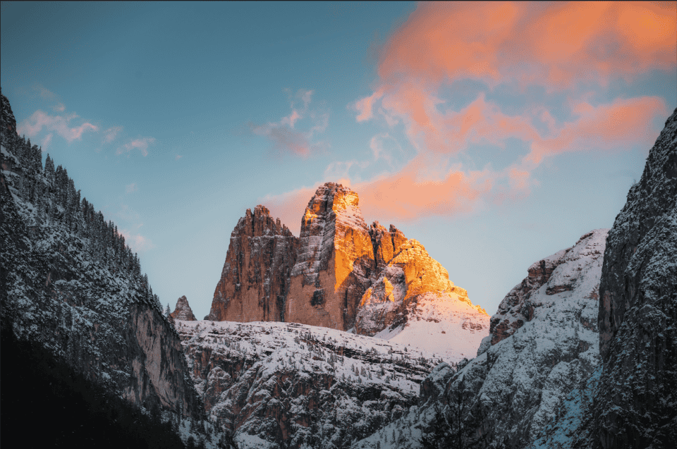 De l’autre côté, dans les Dolomites daniel sessler p 3j4nzpzw4 unsplash tre cime di lavaredo italien.jpg 13 06 2025 17 05 24