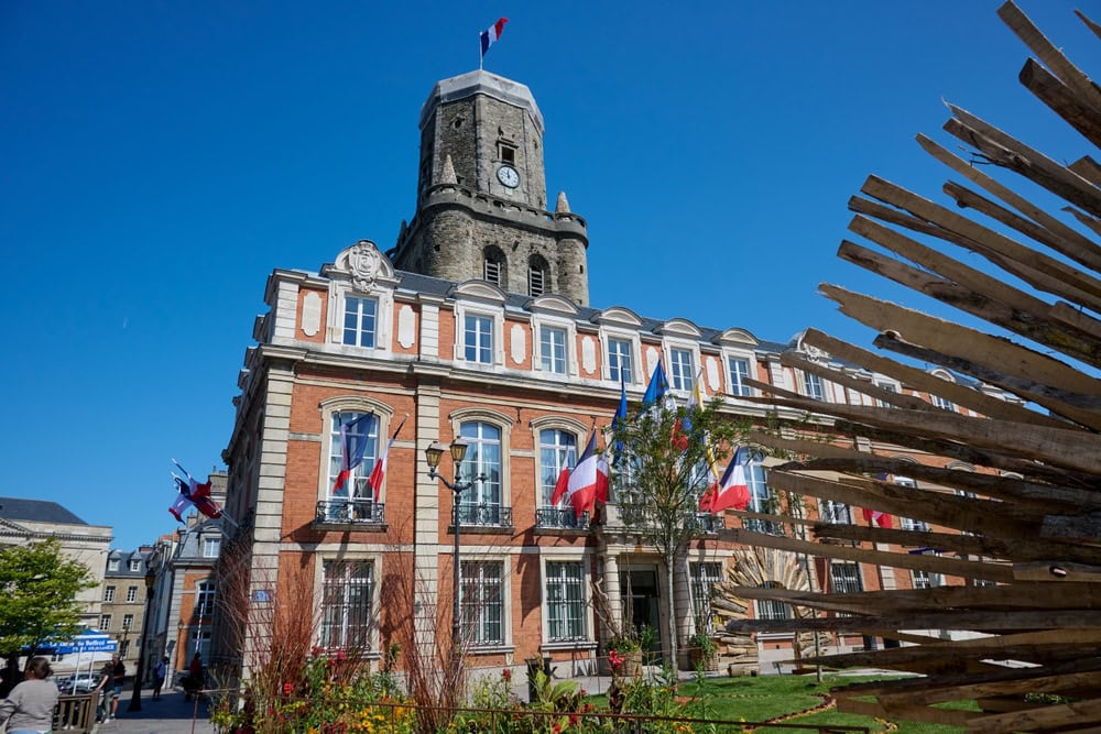 shutterstock 2656724767 cc. nass boulogne sur mer hauts de france mairie de boulogne sur mer dans la region du pas de calais en france