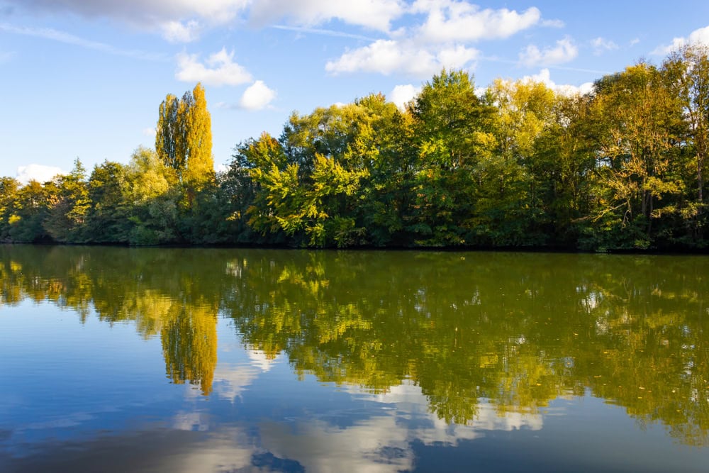 Fleuve auvers sur oise shutterstock 1246668508 Lisandro Luis Trarbach