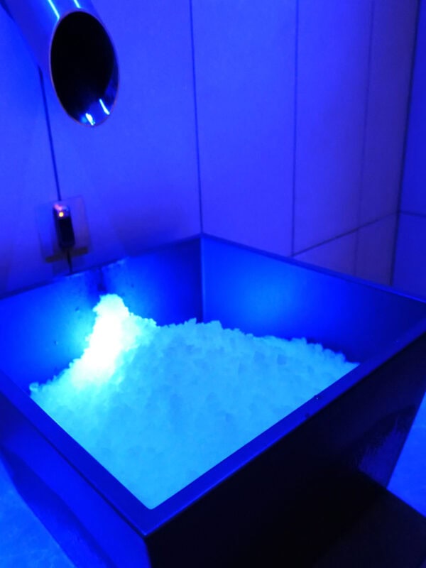 Ice therapy fountain