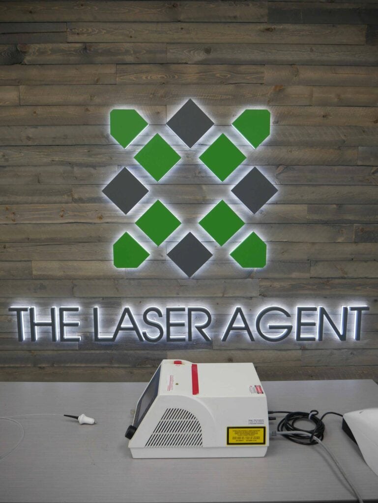2004-AngioDynamics-D15-Laser-At-The-Laser-Agent