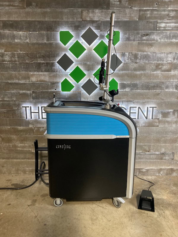 2016 Cynosure Picosure Side View