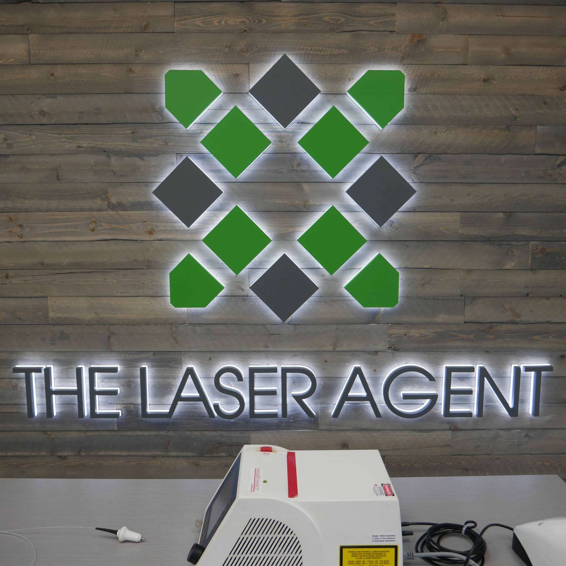 2004-AngioDynamics-D15-Laser-At-The-Laser-Agent