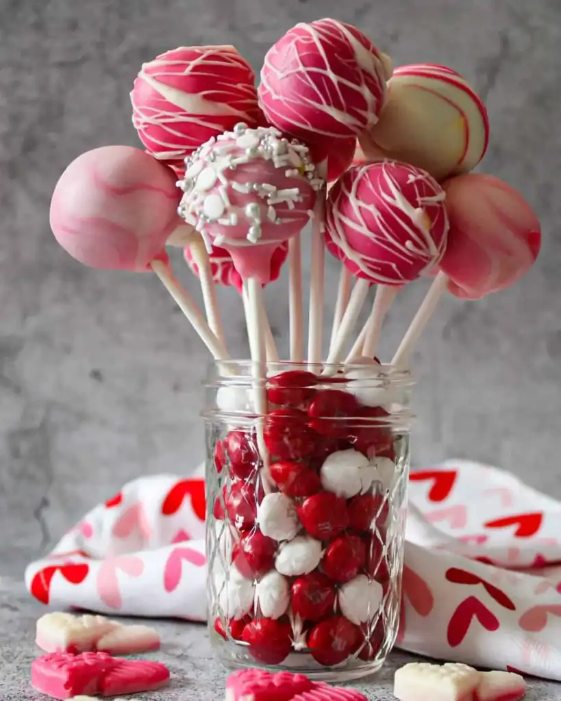 Valentine's Day Cake Pops recipe