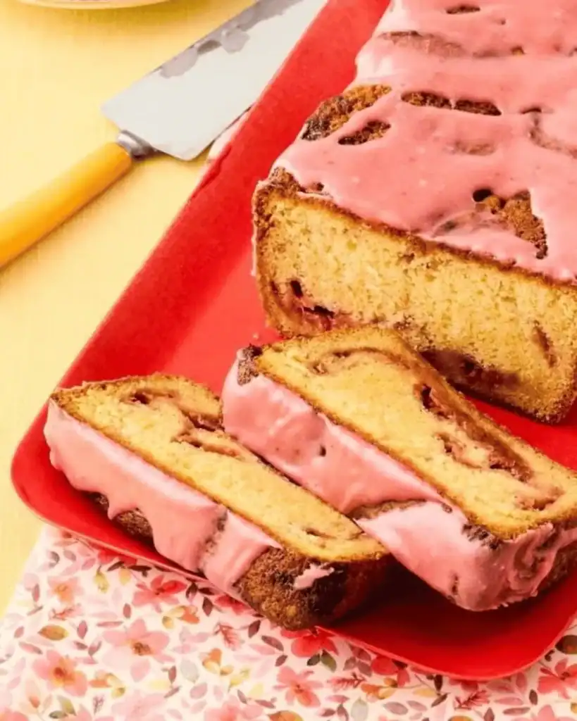 strawberry swirl pound cake