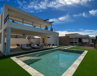 2 Modern Homes inc. pool & jacuzzi – Entire Property