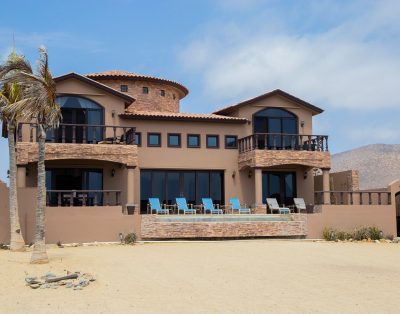 Beachfront Italian-Style Villa in Cerritos