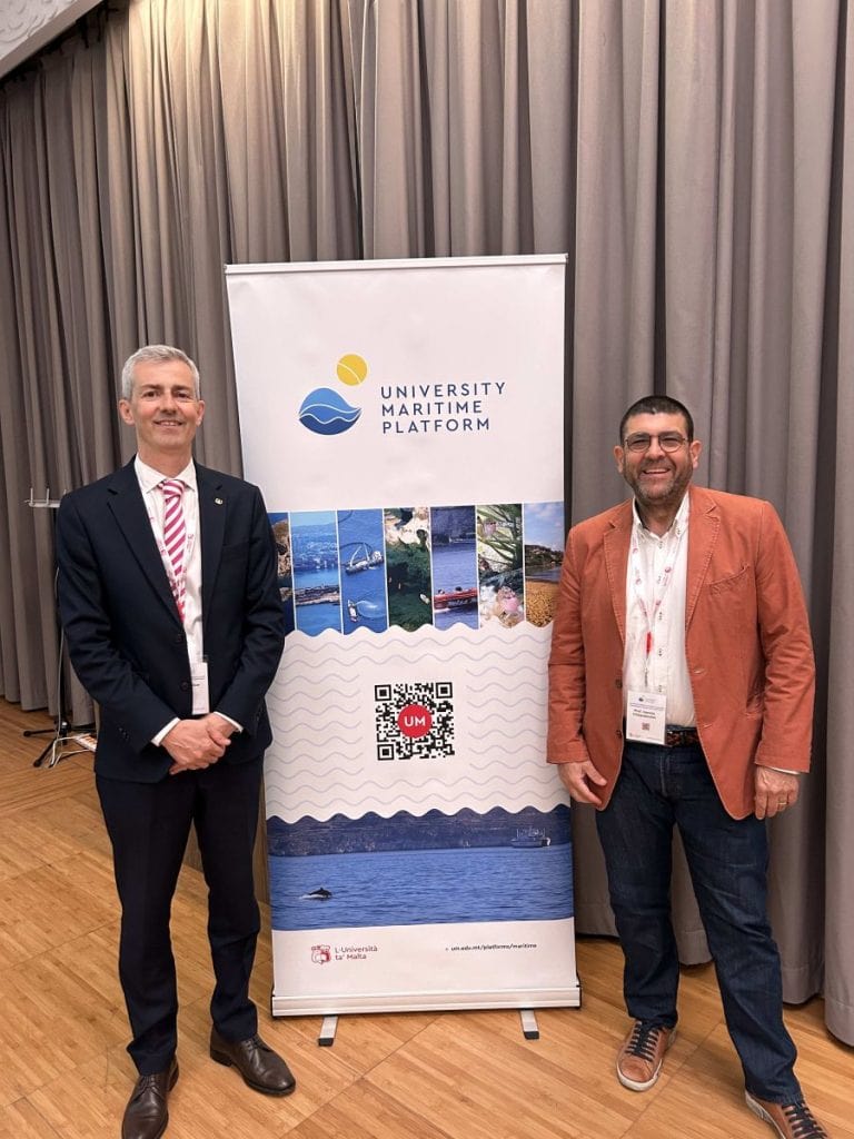 ο δρ ιωάννης φιλιππόπουλος δίνει κεντρική ομιλία στο malta 2025 (5)