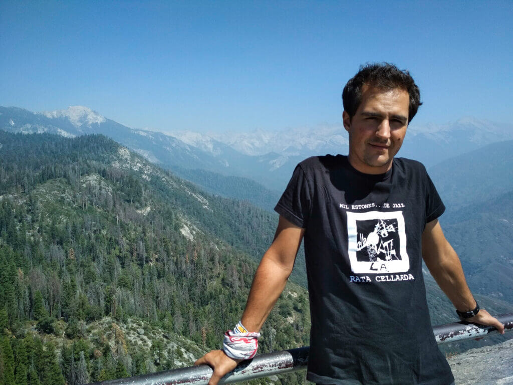 Paco aproveitando o ar livre.