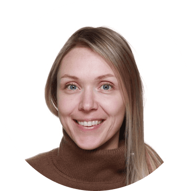 image of a woman face looking to the front