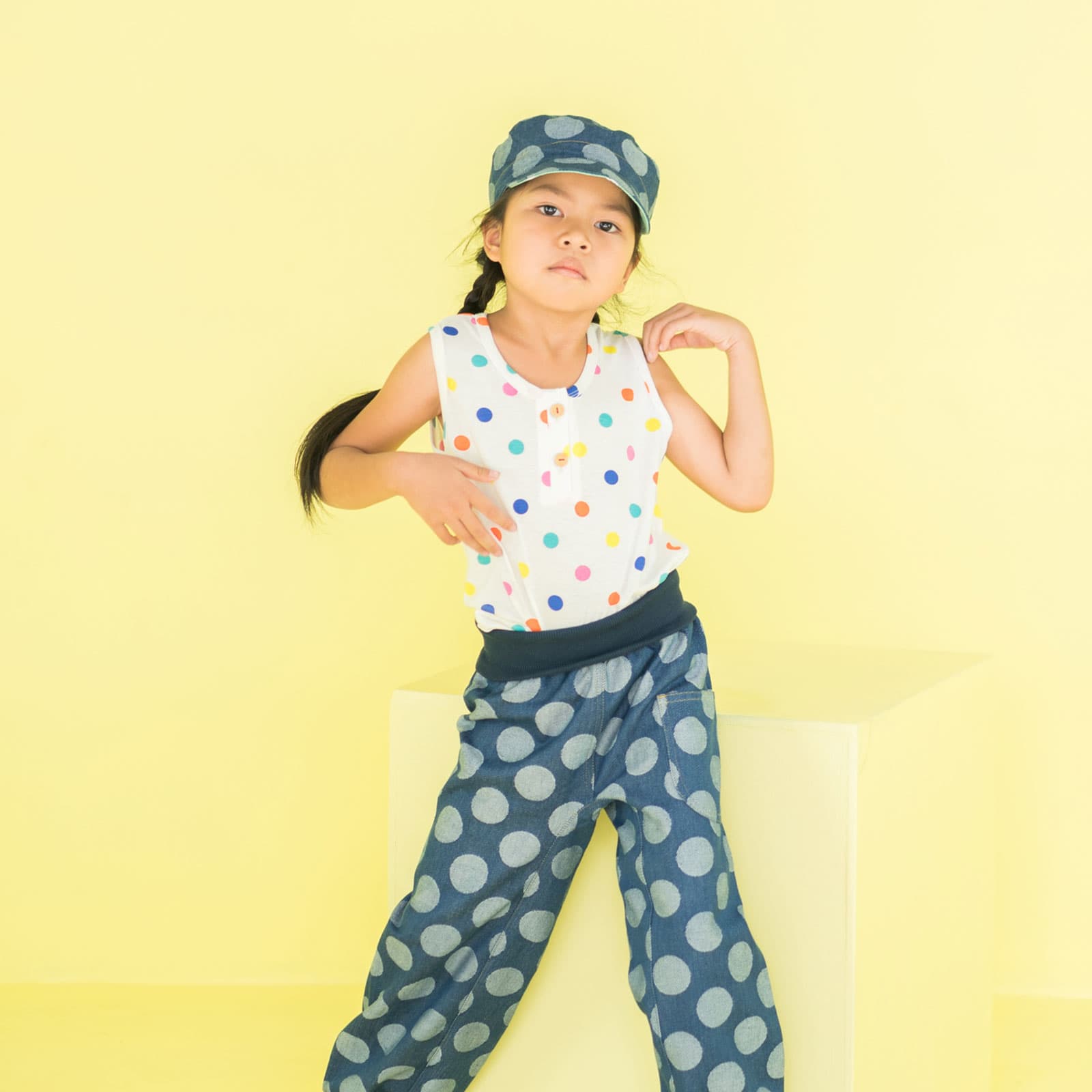 Trägershirt mit Punkten – Bild 2