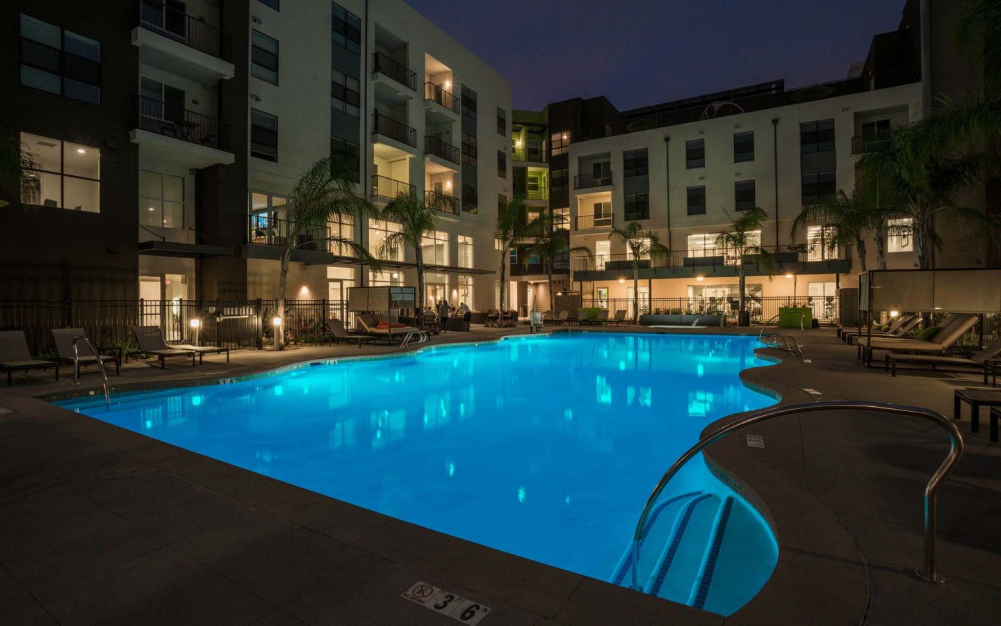 Resort-style pool at Windsor Mission Valley,5080 Camino Del Arroyo San Diego, CA 92108