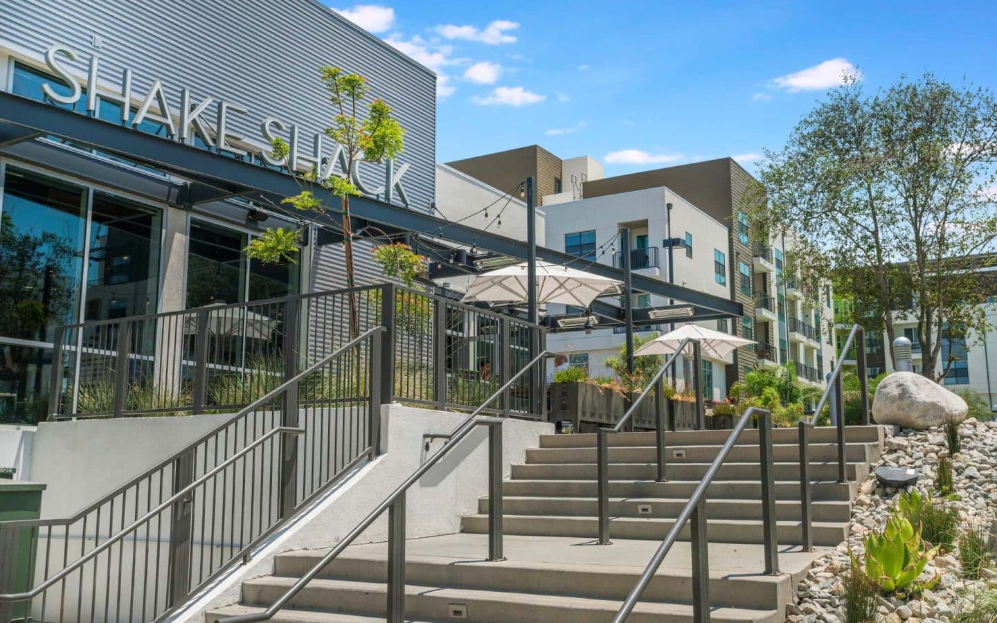 Shake Shack at Windsor Mission Valley, 5080 Camino Del Arroyo San Diego, CA 92108