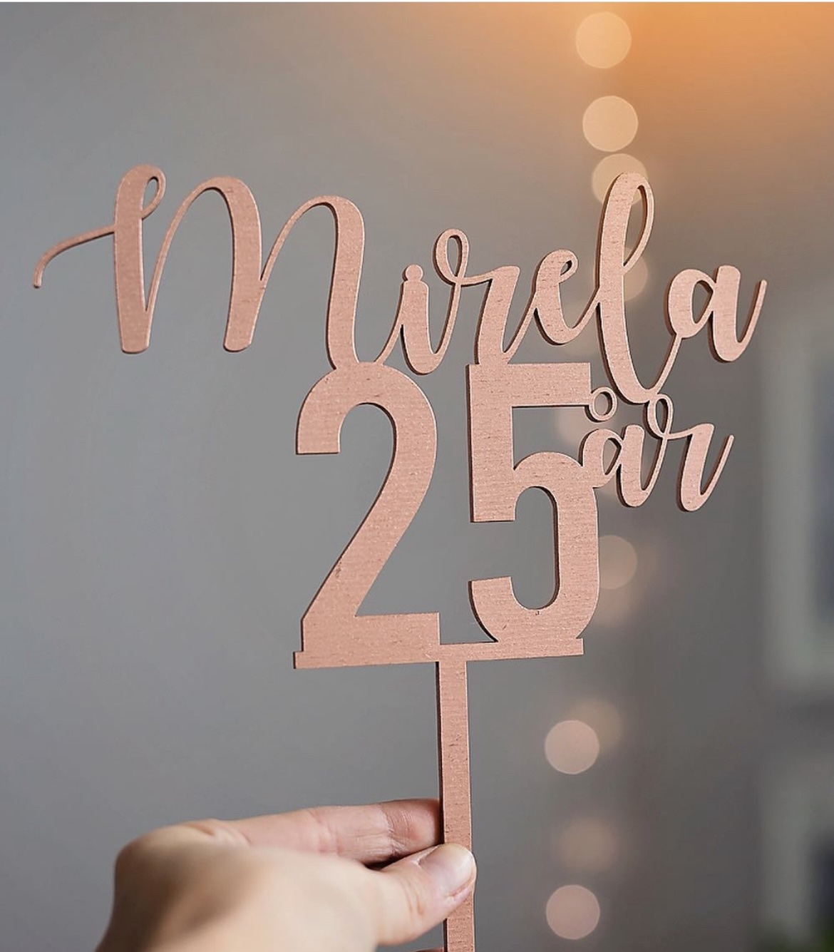 Caketopper trä - Två rader valfri text